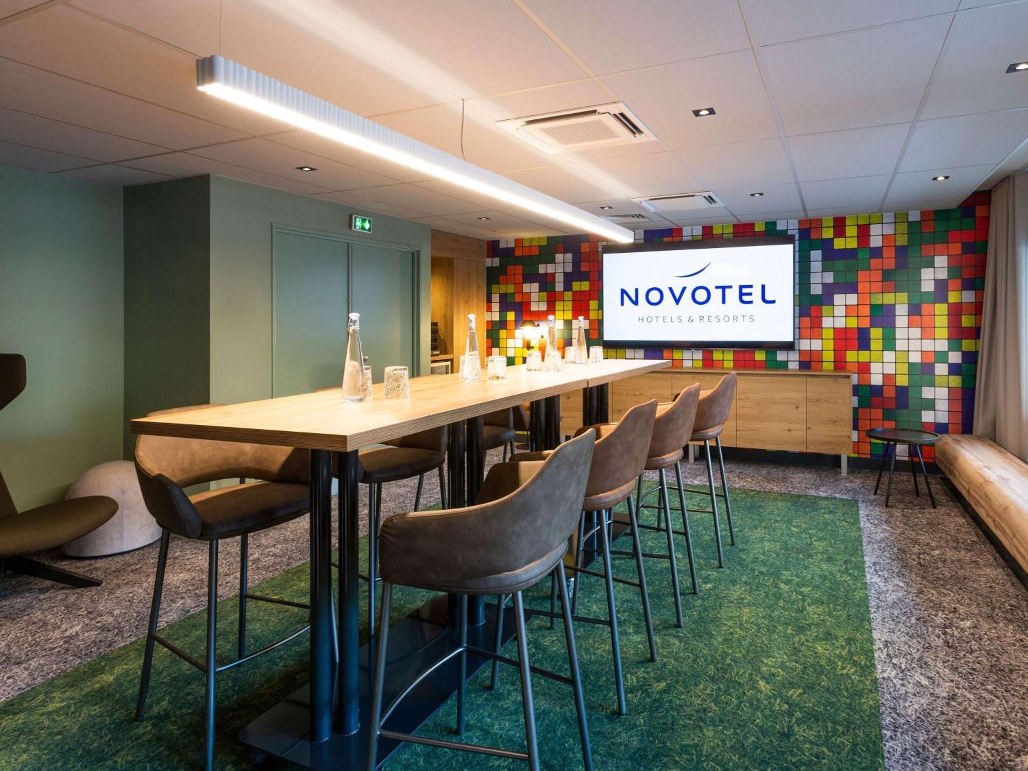 Novotel Bordeaux Centre Ville Esterno foto