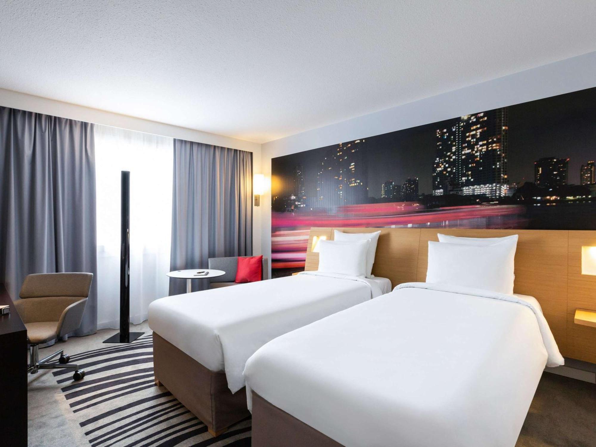 Novotel Bordeaux Centre Ville Esterno foto