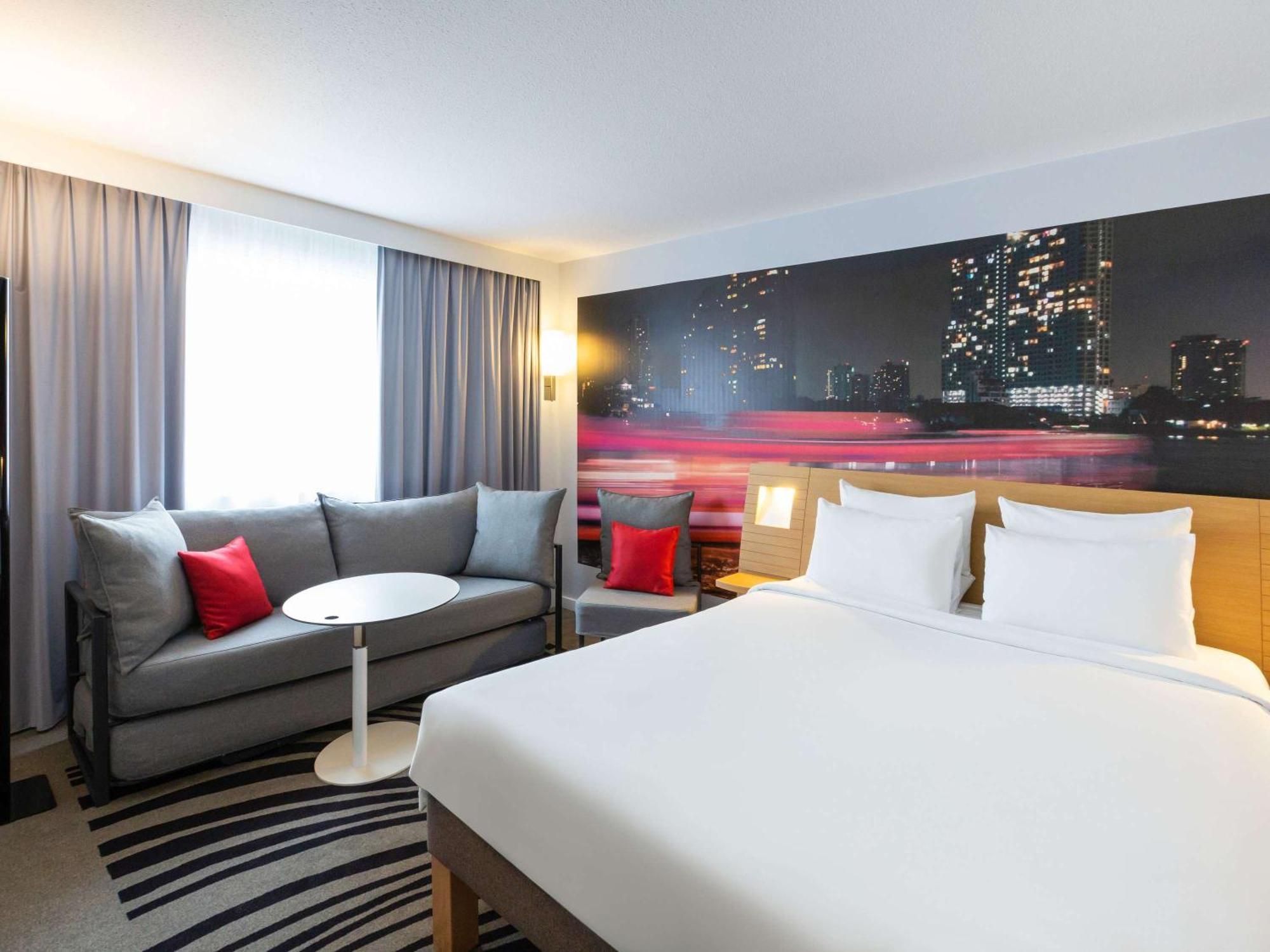 Novotel Bordeaux Centre Ville Esterno foto