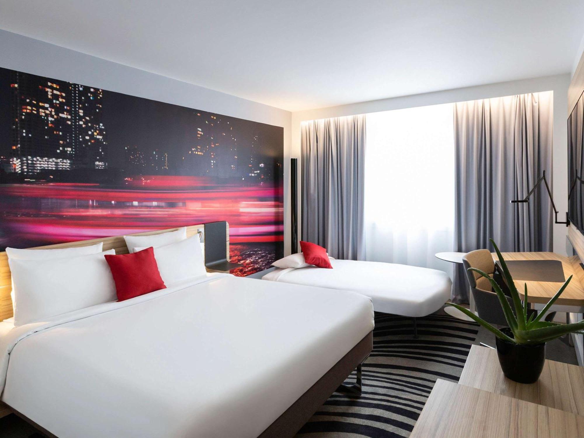 Novotel Bordeaux Centre Ville Esterno foto